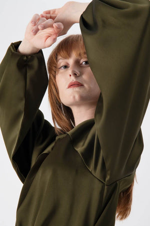 Blusa effetto satin in girocollo - MND™