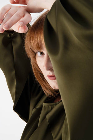 Blusa effetto satin in girocollo - MND™