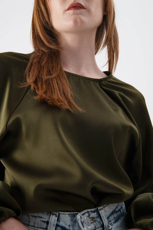 Blusa effetto satin in girocollo - MND™