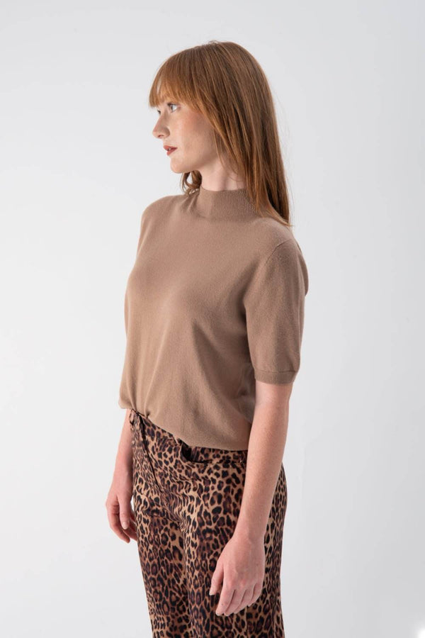 Maglia a mezzo collo con maniche corte - MND™